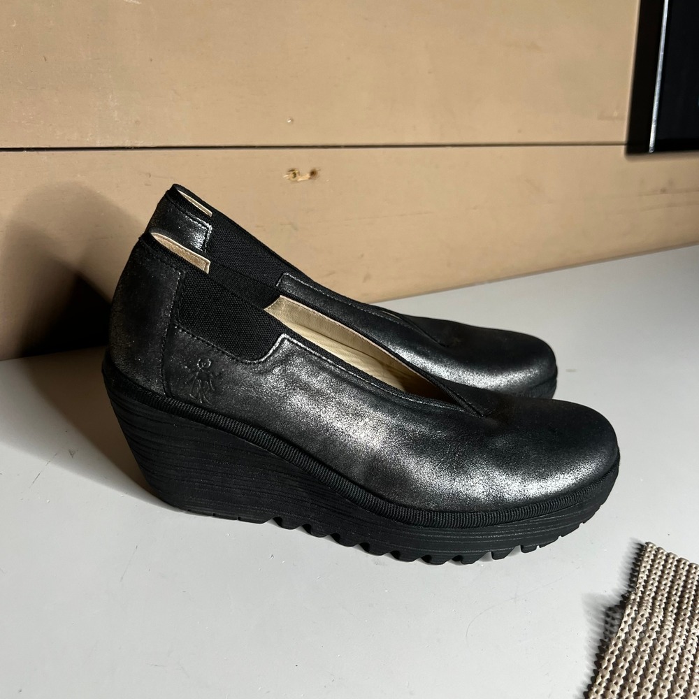 Fly London Yasi Metallic Black Leather Wedge Pumps Slip On Shoes Portugal